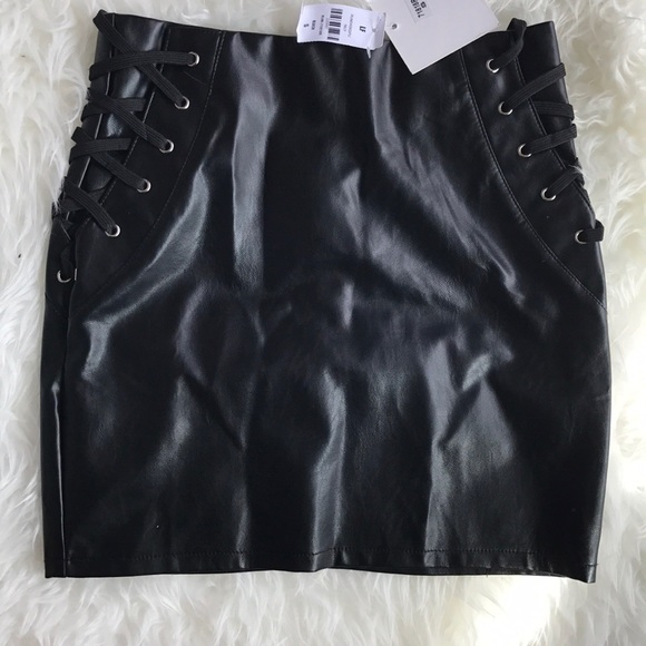 LF seek label side lace leather mini skirt - Picture 3 of 6